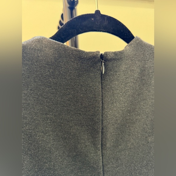 Uniqlo sleeveless shift dress - Picture 5 of 5